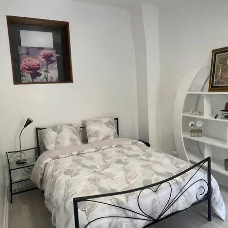 Cosy Apartment In Paris Saint-Ouen  Bagian luar foto
