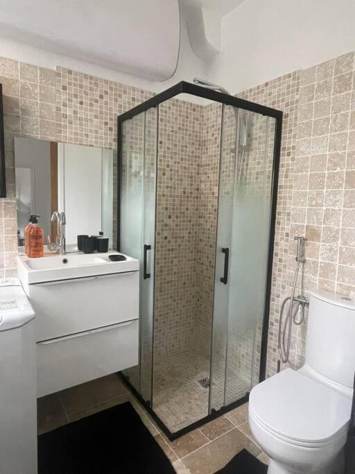Cosy Apartment In Paris Saint-Ouen  Bagian luar foto